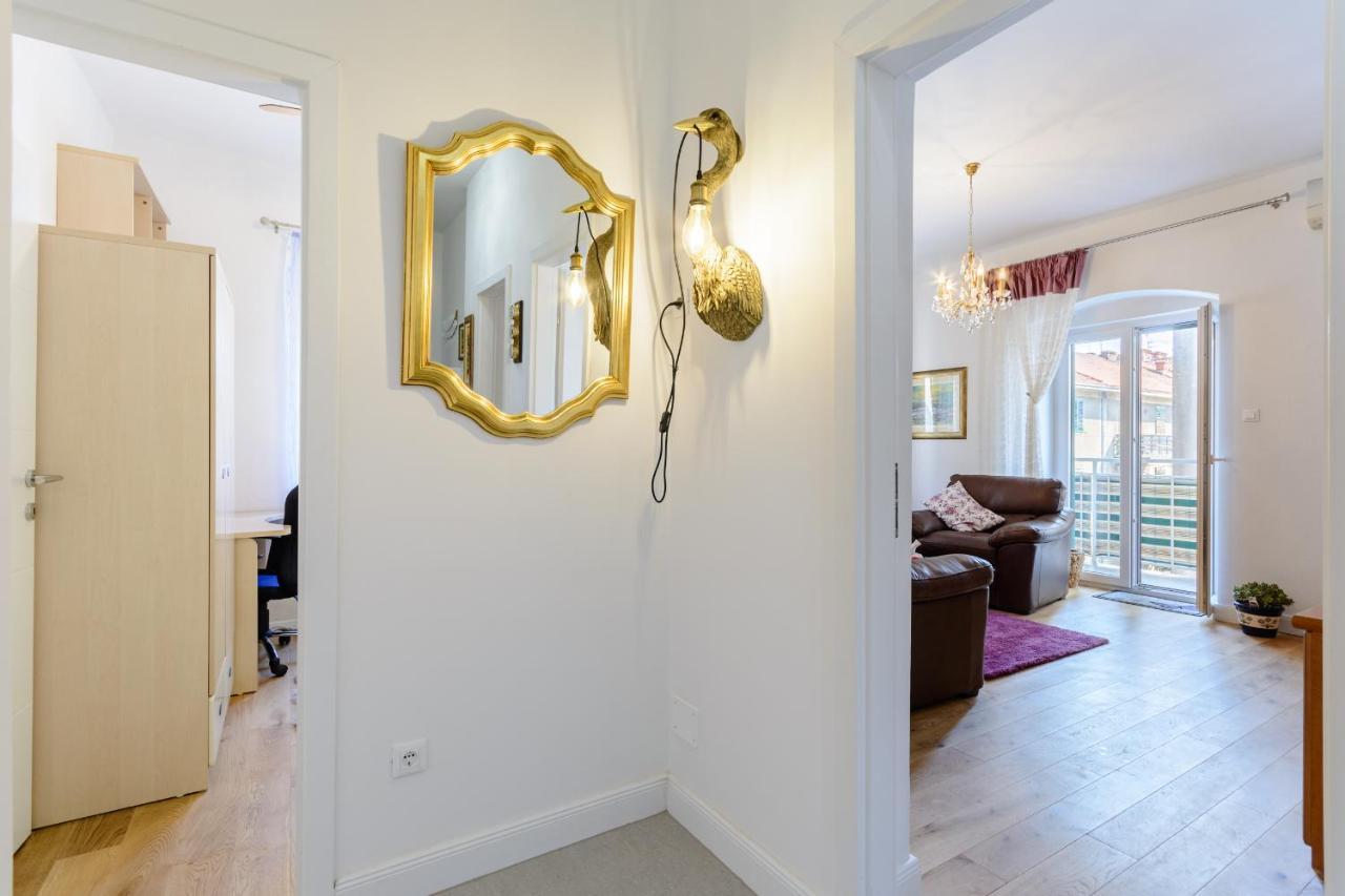 Apartament Bird Lamp Luxury Bacvice, *