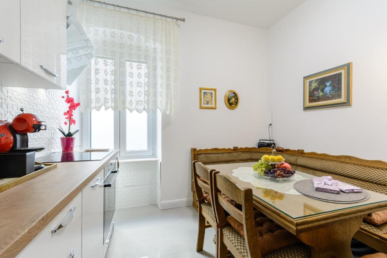Apartament Bird Lamp Luxury Bacvice, *