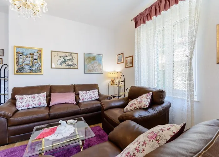 Bird Lamp Luxury Apartment Bacvice, Split